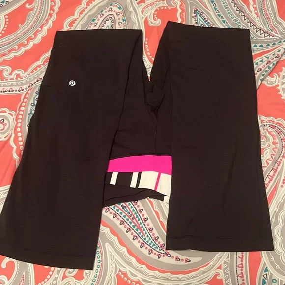 Lululemon yoga pants - Picture 2 of 5